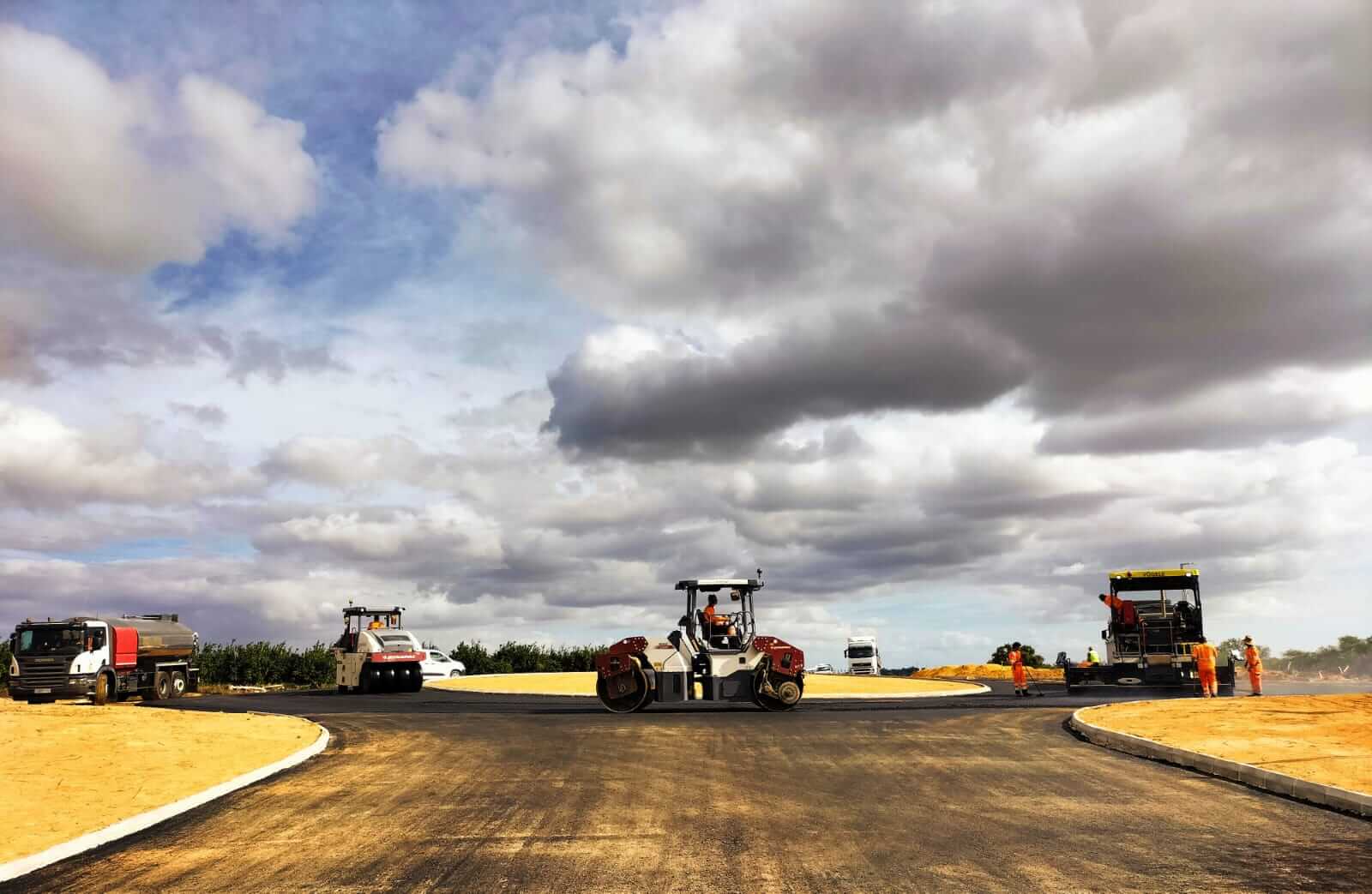 Acceso  Centro Hospitalario Alto Rendimiento, VS A-49. Huelva.